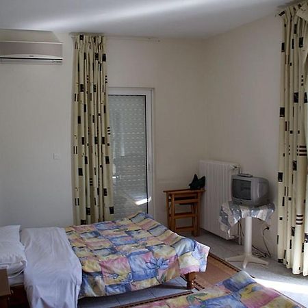 Miloi Rooms And Apartments Exterior photo